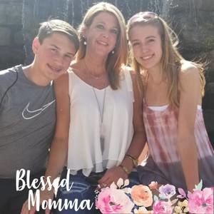 Meet your Posher, Deena